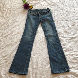 🟣American Eagle jeans